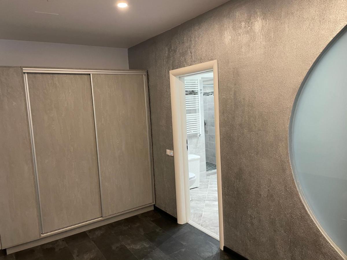 Fancy Westpark 2 Residence Lakeview W7 Bukarest Kültér fotó