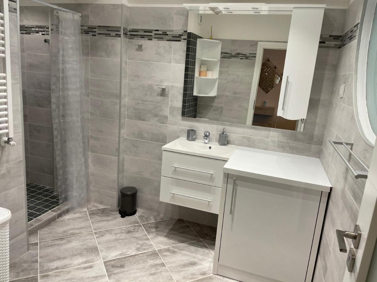Fancy Westpark 2 Residence Lakeview W7 Bukarest Kültér fotó