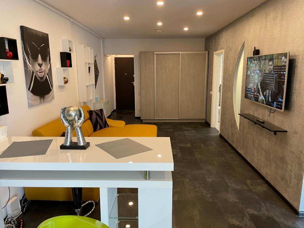 Fancy Westpark 2 Residence Lakeview W7 Bukarest Kültér fotó