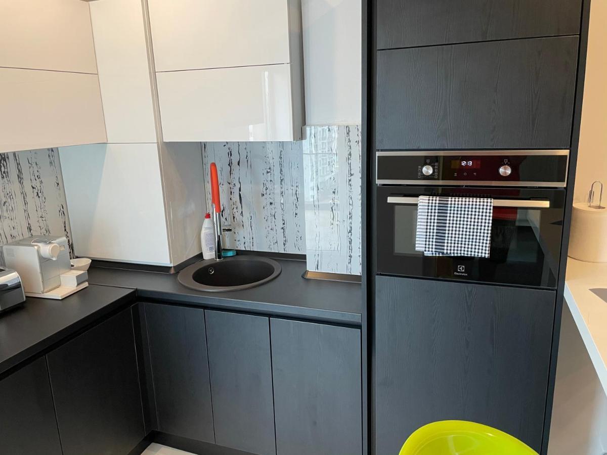 Fancy Westpark 2 Residence Lakeview W7 Bukarest Kültér fotó